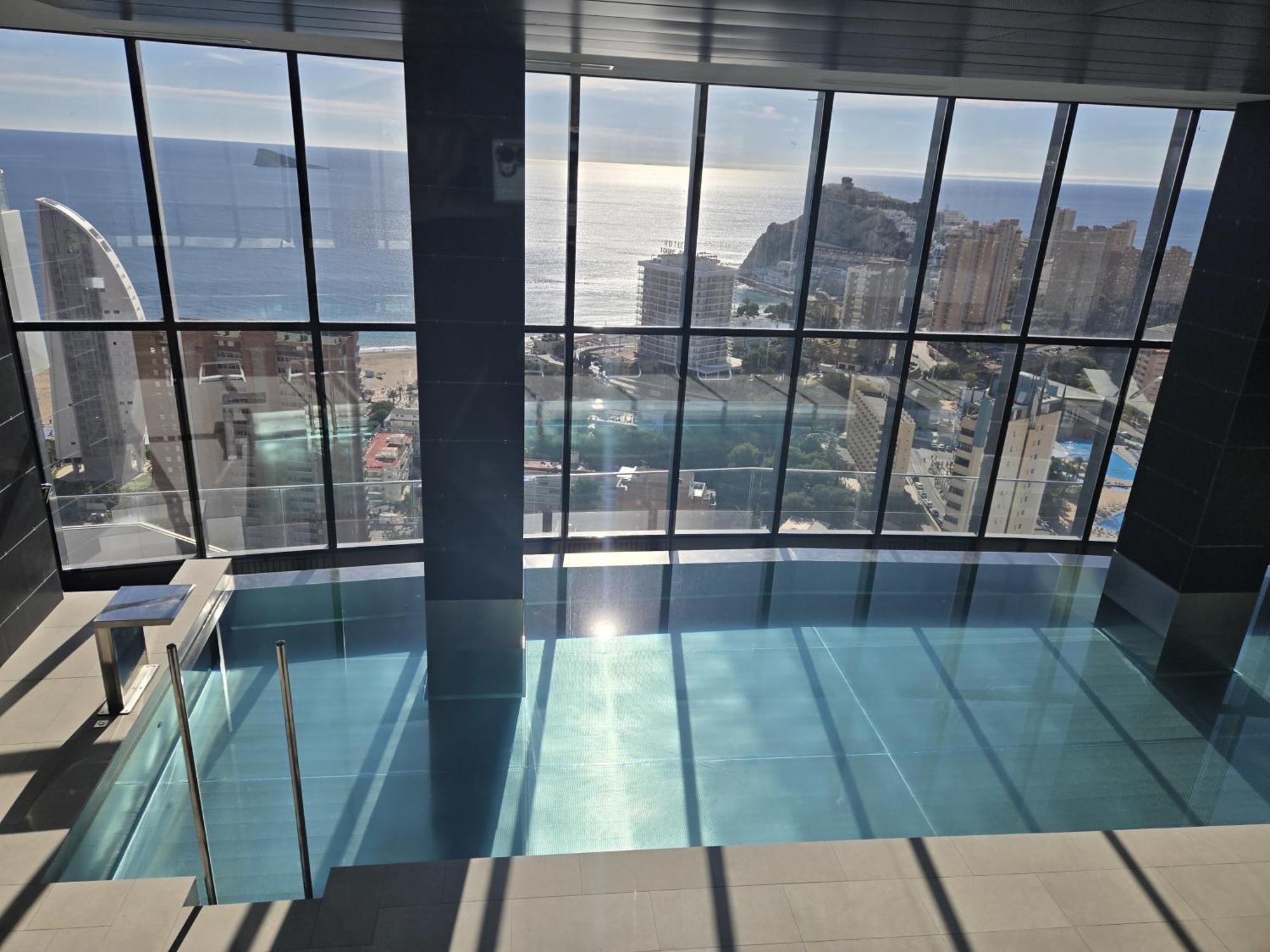 1 * Benidorm